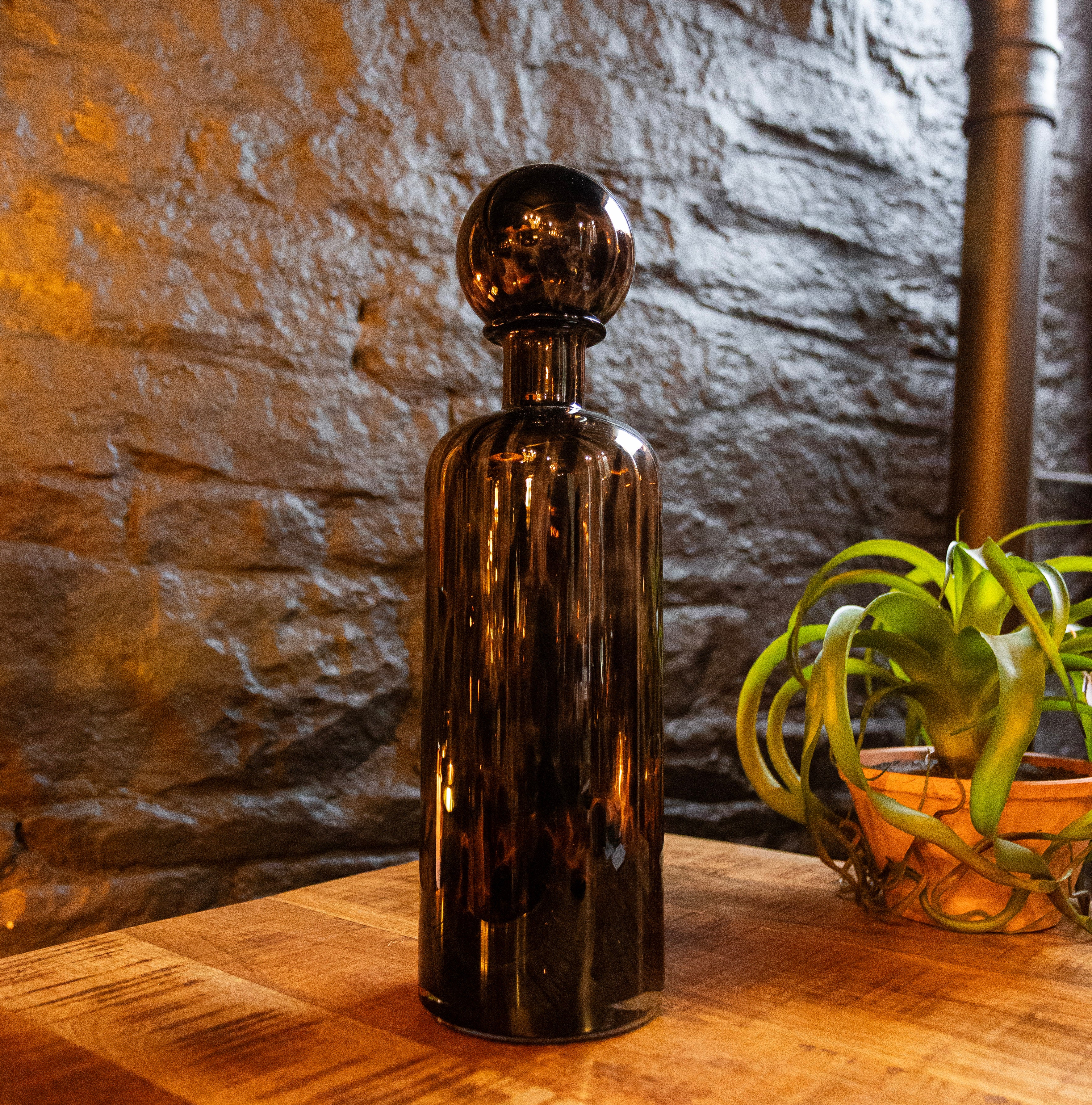 Large Tortoiseshell Effect Glass Bottle with Ball Top – Vintage Sofa