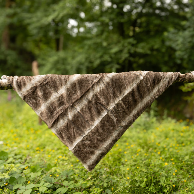 Throw Faux Fur in Chunky Stripe