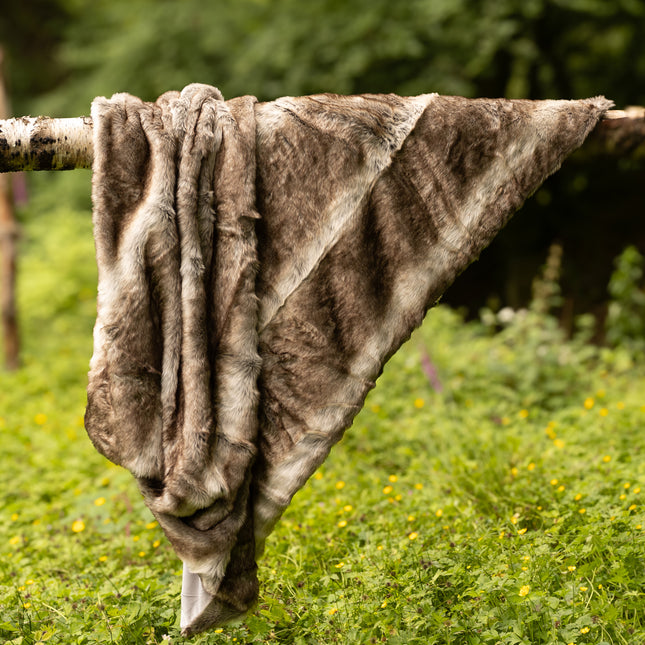 Throw Faux Fur in Chunky Stripe