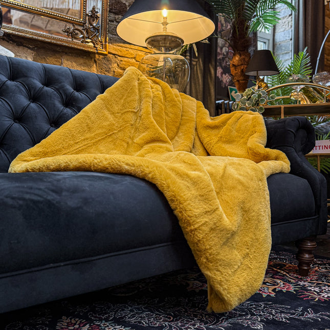 Throw Faux Fur in Mustard