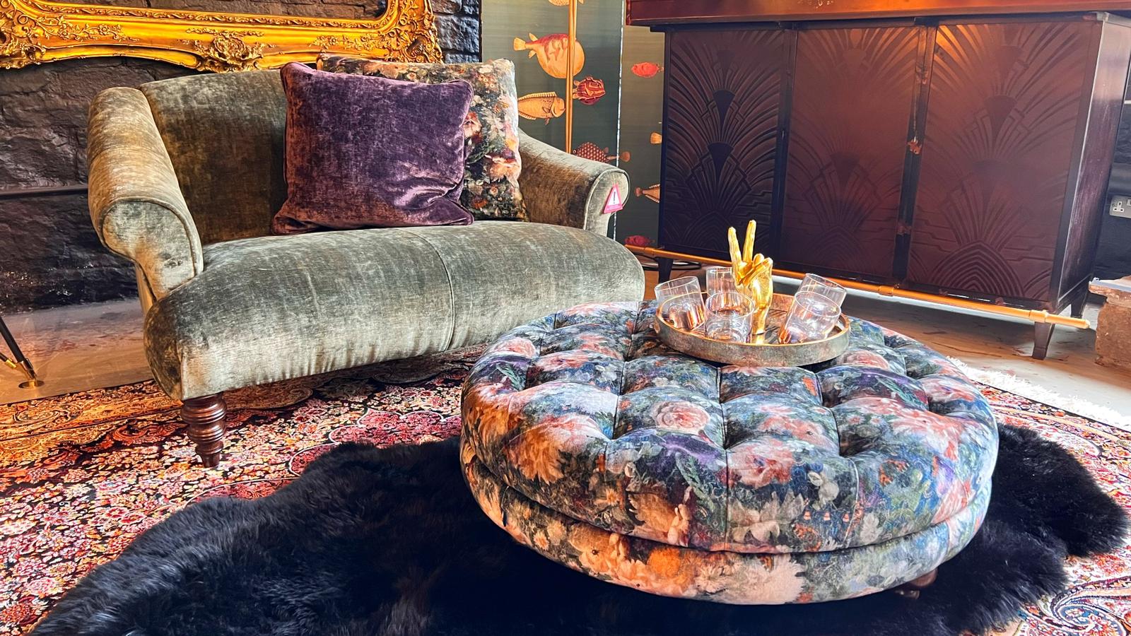 Jacaranda Tetrad Snuggler Loveseat – Vintage Sofa