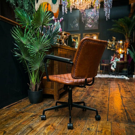 Vintage Leather Swivel Chair in Vintage Leather