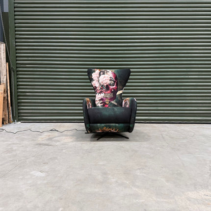 Fama Mondrian Recliner Armchair Motorized Chaos Skull - Clearance
