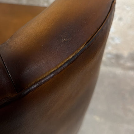 Highland Curved Chesterfield Bar Stool in Leather - Factory Seconds