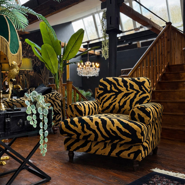 Dopamine Armchair in Animal Velvet