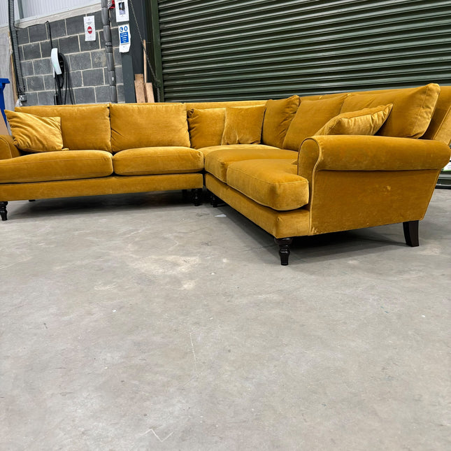 Hartington 2 Corner 2 Sofa in Richmond Gold Medallion - Ex Display